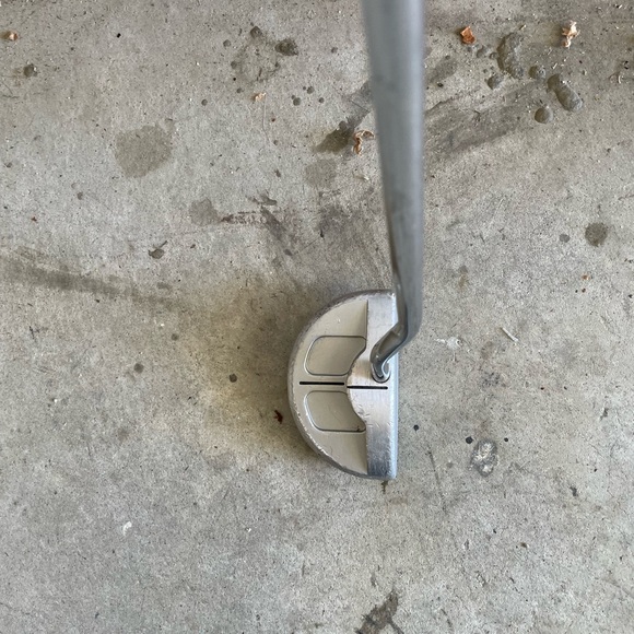 The mallet thing natural golf putter RH 35” in excellent condition - Picture 2 of 8